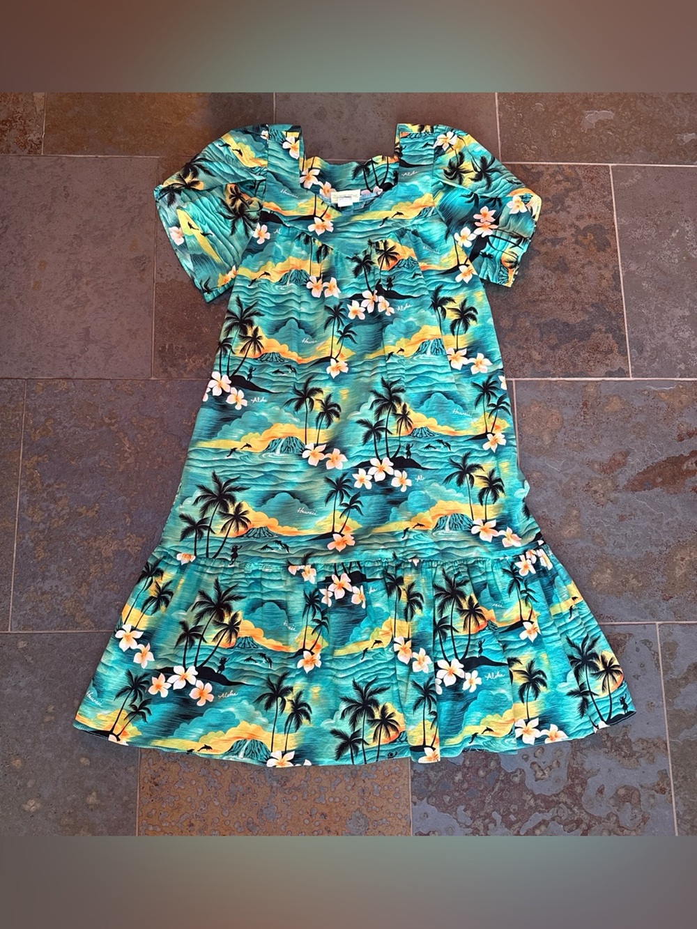 Vintage made in Hawaii  Winnie fashion Tropical print dress with palm trees,